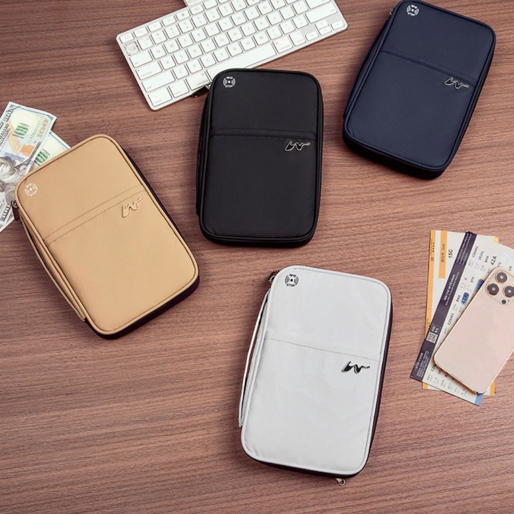 Estuche portátil de poliéster  - Travel Accessories Passport Holder reseña y precio